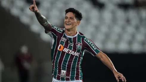 Cano marca duas vezes e ajuda o Fluminense a vencer o Olimpia por 3 a 1 (Foto: Thiago Ribeiro/AGIF)