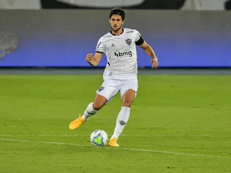 Zagueiro do Atlético-MG fala sobre renovação e retorno de concorrente