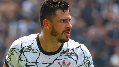 Giuliano estará no banco de reservas (Foto: Marcello Zambrana/AGIF)