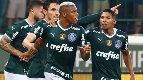 Danilo comemora o gol marcado contra o Corinthians (Foto: Marcello Zambrana/AGIF)