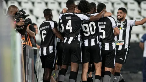 Botafogo precisa acertar alguns pontos para enfrentar o Fluminense na semifinal do Cariocão (Foto: Jorge Rodrigues/AGIF)