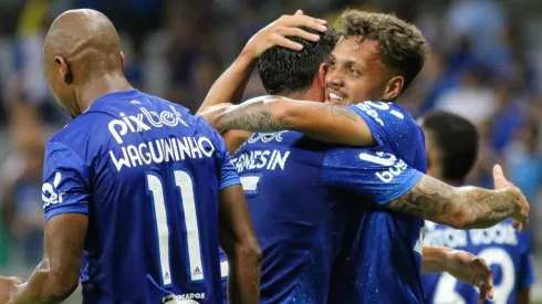 Botafogo fez proposta para tirar Daniel Junior do Cruzeiro (Foto: Fernando Moreno/AGIF)