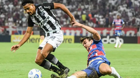 Gabriel Dias em ação pelo Ceará (Foto: Kely Pereira/AGIF)