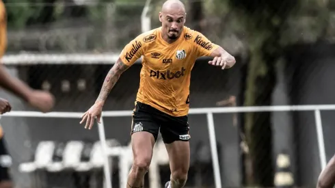 Maicon falou sobre os novos companheiros (Foto: Ivan Storti/Santos FC)