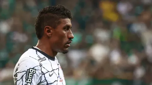Paulinho está com salário atrasado no Corinthians
