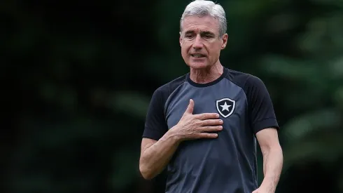 Luís Castro comandou Botafogo em jogo-treino contra o Volta Redonda (Foto: Vitor Silva/Botafogo)