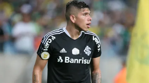 Palacios foi anunciado oficialmente em novo clube (Foto: Gil Gomes/AGIF)