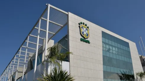 Vasco está impedido de inscrever jogadores por conta de dívida (Foto: Pedro Martins/AGIF)