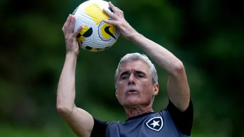 Luís Castro falou sobre expectativa para o Botafogo em 2022 na Série A (Foto: Vitor Silva/Botafogo)