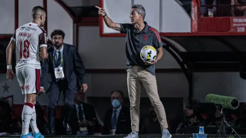 Paulo Sousa durante o duelo entre Flamengo e Atlético-GO (Foto: Heber Gomes/AGIF)