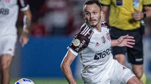 Renê é apresentado em novo clube (Foto: Heber Gomes/AGIF)