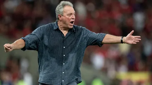 Abel fica pistola com atuação da arbitragem em confronto da Copa Sul-Americana (Foto: Jorge Rodrigues/AGIF)