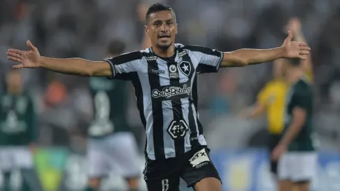 Cícero pode retornar ao futebol aos 37 anos