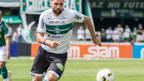 Léo Gamalho é um dos maiores artilheiros da história da Copa do Brasil