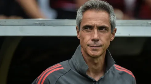 Paulo Sousa não curtiu atuação da equipe de arbitragem no duelo entre Flamengo e Palmeiras (Foto: Thiago Ribeiro/AGIF)