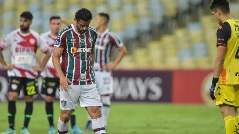 Fred perdeu pênalti aos 52 do segundo tempo (Foto: Thiago Ribeiro/AGIF)