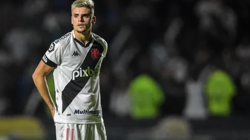 Pec pode chegar a 100 jogos com a camisa do Vasco neste domingo, dia 1 (Foto: Thiago Ribeiro/AGIF)