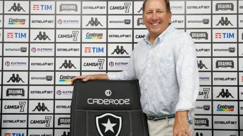 John Textor está participando ativamente da renovação de Matheus Nascimento