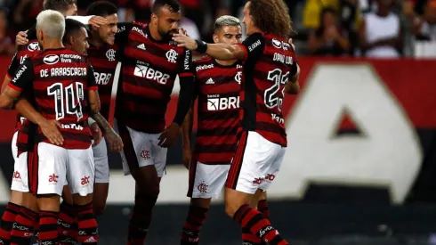 Jogadores do Flamengo comemoram gol (Foto: Getty Images)