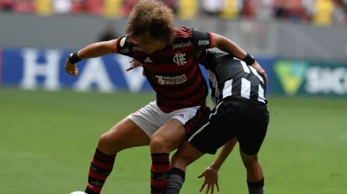 David Luiz fala sobre clima pesado após declarações de Jorge Jesus (Foto: Mateus Bonomi/AGIF)