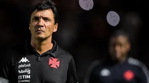 Zé Ricardo comemora vitória contra o CSA após momento conturbado (Foto: Thiago Ribeiro/AGIF)