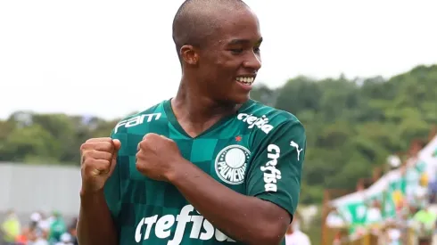 Endrick, atacante do Palmeiras (Foto: Marcello Zambrana/AGIF)
