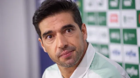 Abel Ferreira conta com poucas opções no elenco neste momento da temporada (Foto: Marcos Zanutto/AGIF)