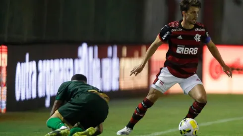 Rodrigo Caio voltou a atuar após lesão no joelho (Foto: Gilvan de Souza/Flamengo)