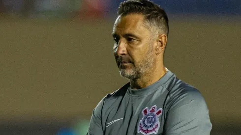 Vítor Pereira, treinador do Corinthians (Foto: Marcos Zanutto/AGIF)