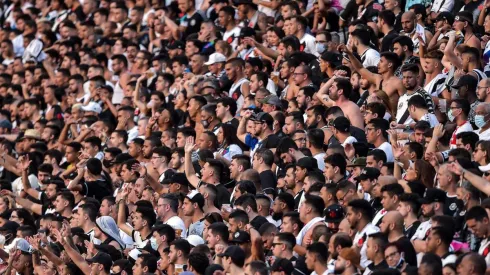 Zé Ricardo elogia ambiente criado pela torcida em São Januário (Foto: Thiago Ribeiro/AGIF)
