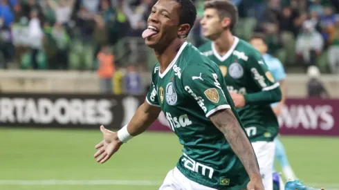 Danilo comemora o gol marcado contra o Emelec, pela Libertadores (Foto: Marcello Zambrana/AGIF)