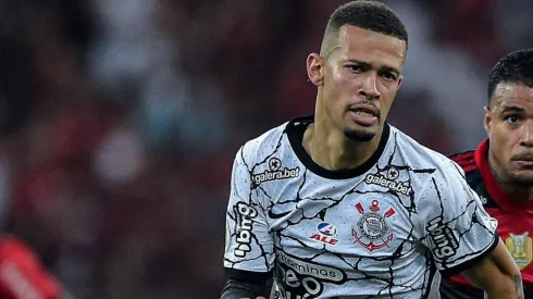 Zagueiro João Victor, em campo pelo Corinthians (Foto: Thiago Ribeiro/AGIF)