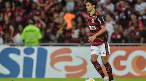 Rodrigo Caio falou sobre a polêmica entre Paulo Sousa e Diego Alves (Foto: Thiago Ribeiro/AGIF)