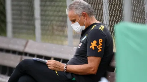 Com poucas convocações e ainda jovem, destaque nos últimos jogos fala como se sente com a camisa do Brasil (Foto: Fernando Moreno/AGIF)