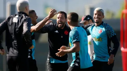 Vasco enfrenta o Náutico nesta terça-feira, dia 7 (Foto: Daniel RAMALHO / CRVG)