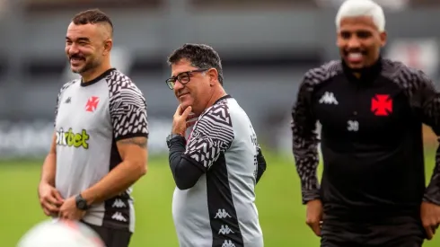 Emílio Faro fala sobre ambiente no Vasco (Foto: Daniel RAMALHO / CRVG)