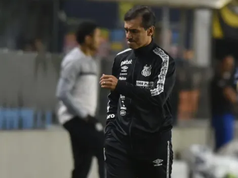 Técnico de gigante brasileiro se irrita com erros que tem comprometido sua equipe