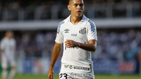 Marcos Guilherme vai acertar com o São Paulo