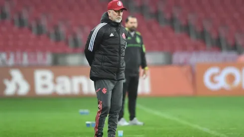 Mano elogio desempenho do Internacional após desfalques (Foto: Ricardo Duarte/SC Internacional)