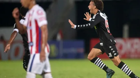 Figueiredo já balançou as redes em bolas parada em duas oportunidades em 2022 (Foto: Daniel RAMALHO / CRVG)