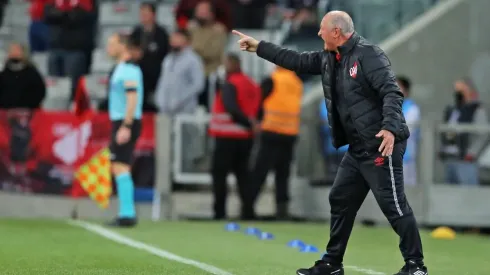 Felipão pediu a compra de Hugo Moura junto ao Flamengo