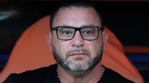 Pelas circunstâncias, Turco Mohamed se mostra satisfeito com o empate contra o Emelec (Foto: Franklin Jacome/Getty Images)