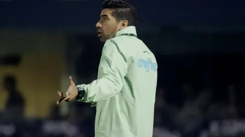 Abel Ferreira reclama de críticas após empate contra o Avaí pelo Brasileirão (Foto: Christian Alvarenga/Getty Images)