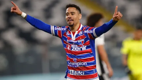 Colo-Colo v Fortaleza - Copa CONMEBOL Libertadores 2022