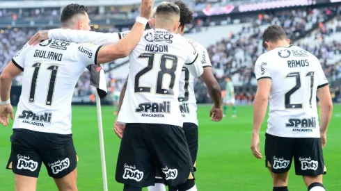 Jogadores do Corinthians comemoram gol (Foto: Getty Images)