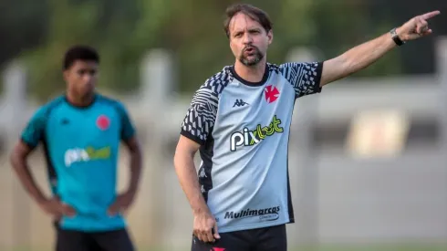 Maurício Souza não poderá contar com Figueiredo no duelo entre Vasco e Ituano (Foto: Daniel RAMALHO/CRVG)