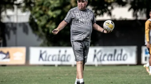 Marcelo Fernandes vai comandar o Santos pela última vez diante do Botafogo