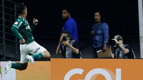 Gabriel Menino fala sobre influência de Abel Ferreira para voltar a render no Palmeiras (Foto: Alexandre Schneider/Getty Images)