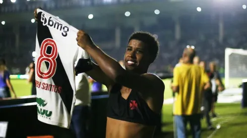 Juninho Pernambuncano diz que Andrey Santos tem que ser o maior salário do Vasco (Foto: Daniel RAMALHO/CRVG)