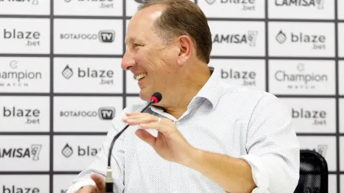 John Textor diz que gastou mais do que o esperado no Botafogo (Foto: Vitor Silva/Botafogo)